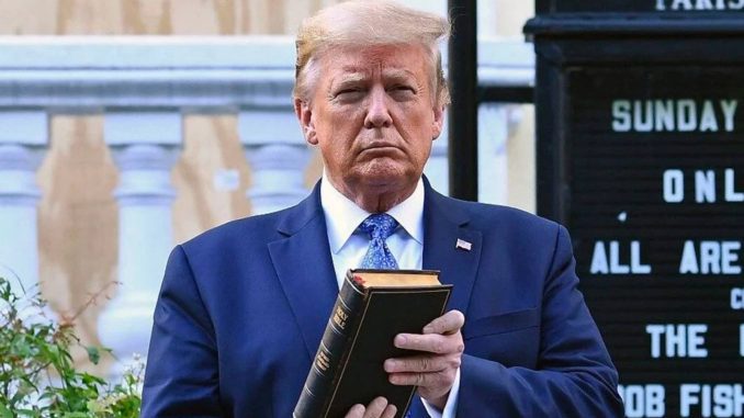 trump-ulkemize-dini-geri-getiriyoruz-BCSeaQWG.jpg